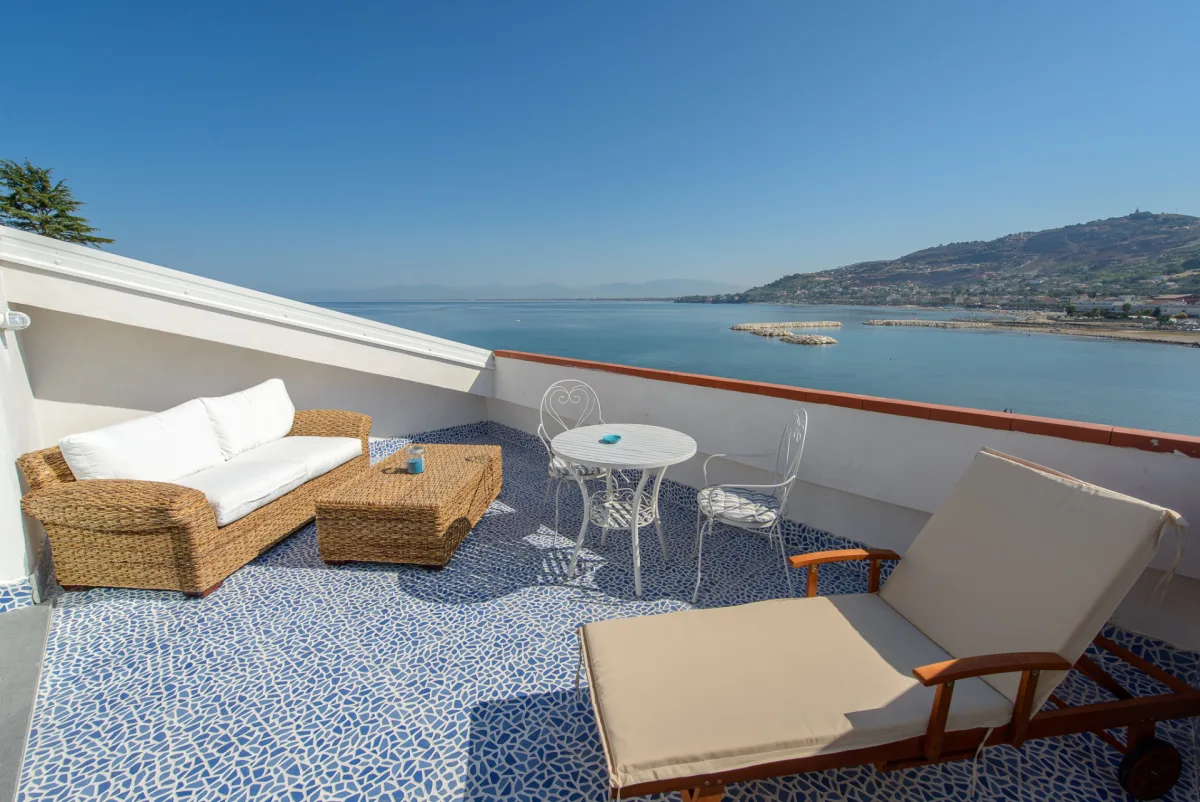 Light Blue Room — camera suite Vistamare Agropoli