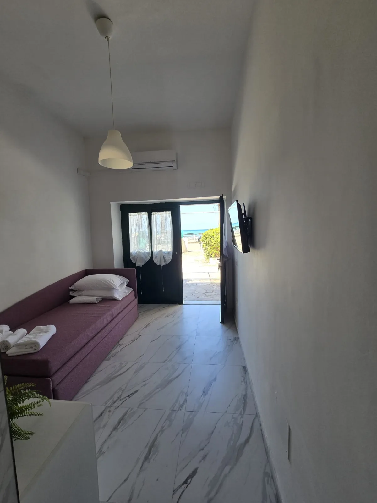 Purple Room — appartamento residence Vistamare, corte esterna vista mare